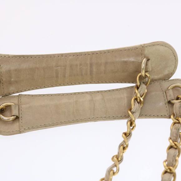 CHANEL Handbag - Picture 12 of 16